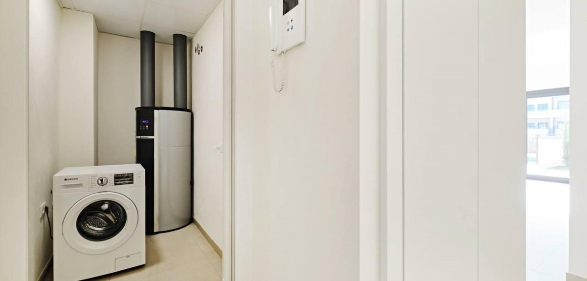 2 Bed Apartment for sale in La Veleta Costa Blanca, Alicante, Spain