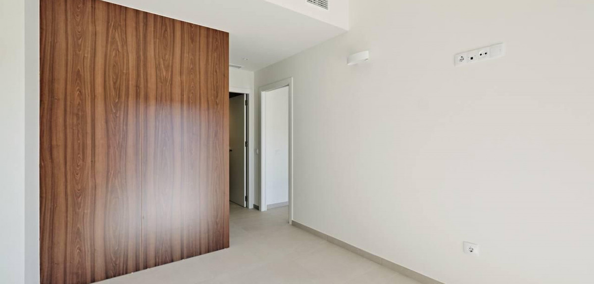 2 Bed Apartment for sale in La Veleta Costa Blanca, Alicante, Spain