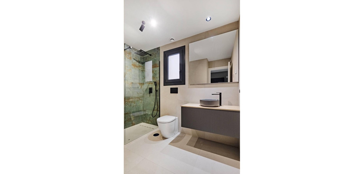 2 Bed Apartment for sale in La Veleta Costa Blanca, Alicante, Spain