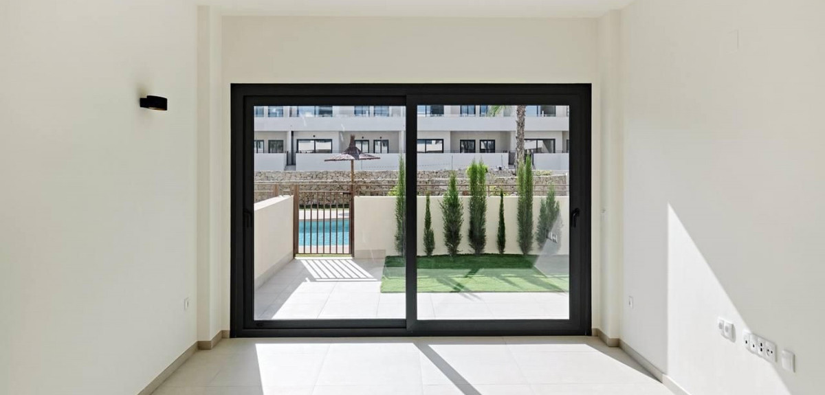 2 Bed Apartment for sale in La Veleta Costa Blanca, Alicante, Spain