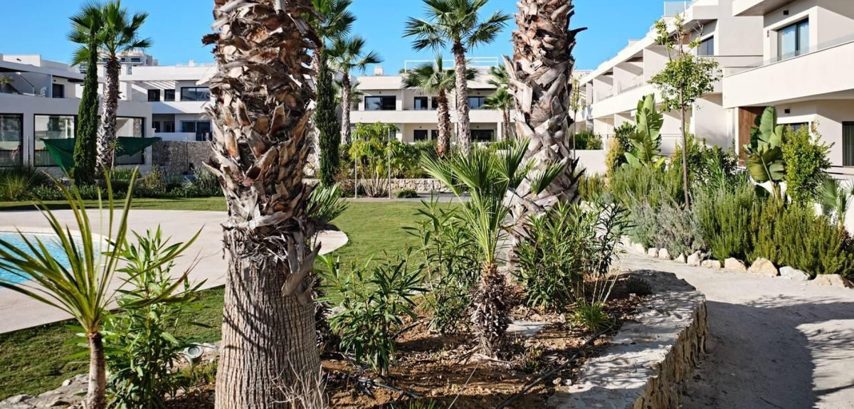 2 Bed Apartment for sale in La Veleta Costa Blanca, Alicante, Spain