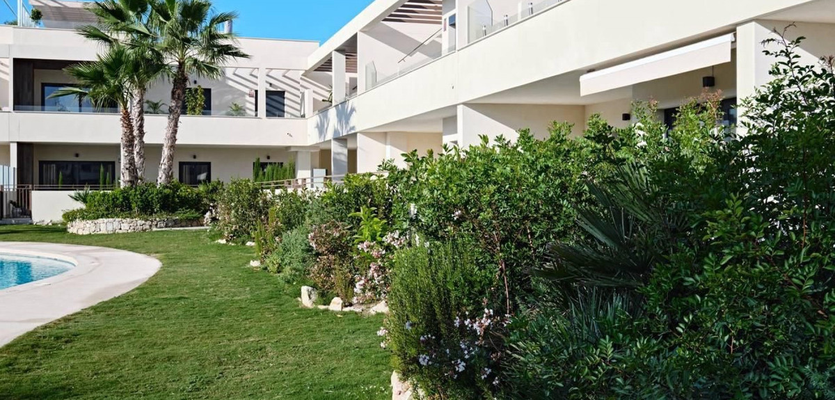 2 Bed Apartment for sale in La Veleta Costa Blanca, Alicante, Spain
