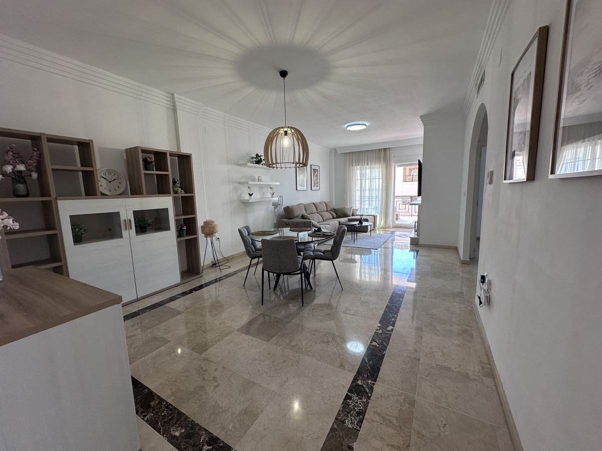 Se vende Apartamento Planta Media de 2 dormitorios en Costa Del Sol, Málaga, España