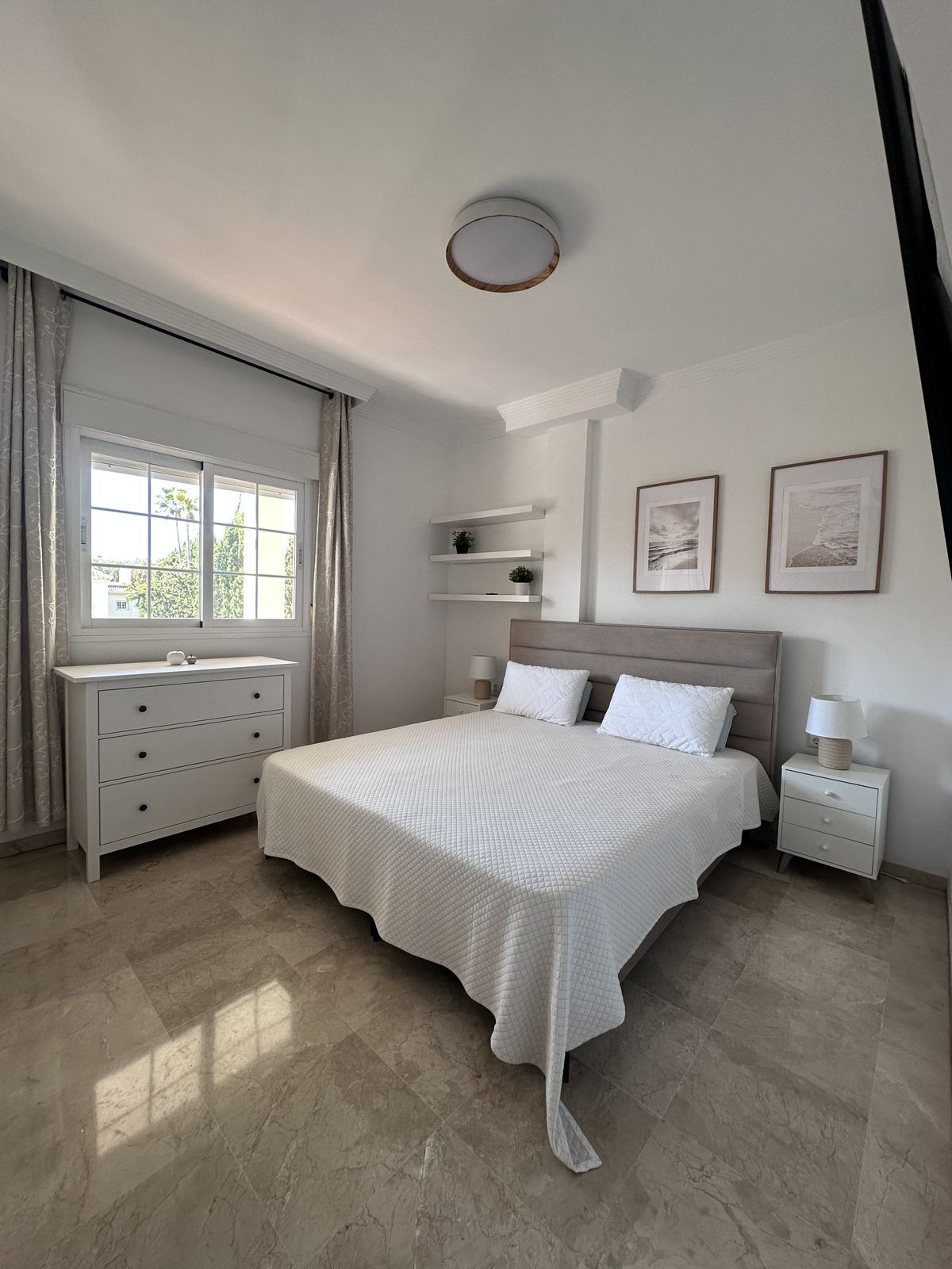Se vende Apartamento Planta Media de 2 dormitorios en Costa Del Sol, Málaga, España