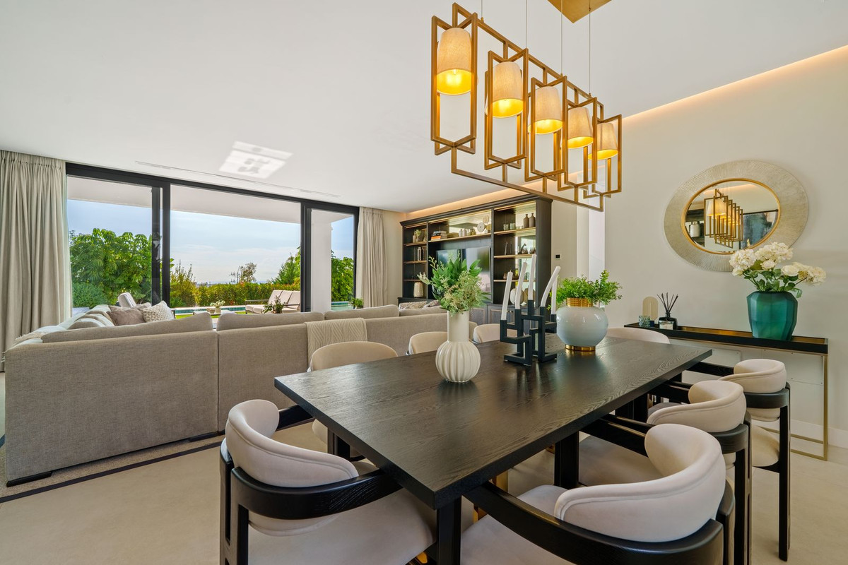 Se vende Villa - Chalet de 6 dormitorios en Costa Del Sol, Málaga, España