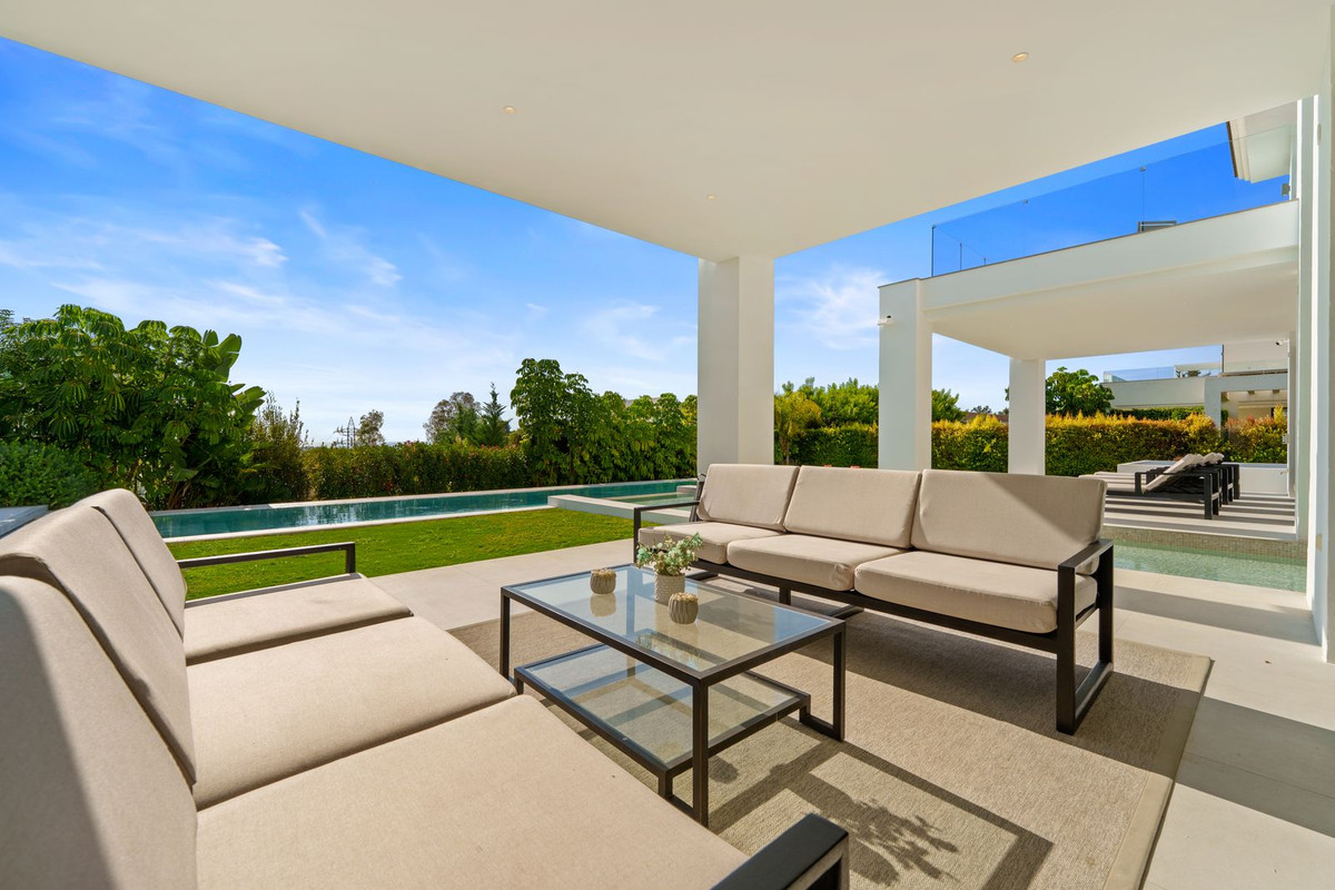 Se vende Villa - Chalet de 6 dormitorios en Costa Del Sol, Málaga, España