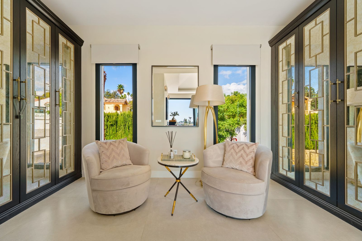 Se vende Villa - Chalet de 6 dormitorios en Costa Del Sol, Málaga, España