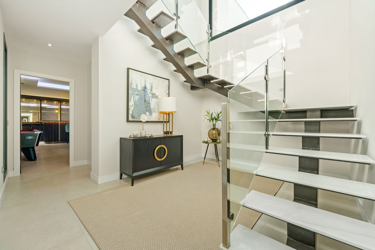 Se vende Villa - Chalet de 6 dormitorios en Costa Del Sol, Málaga, España