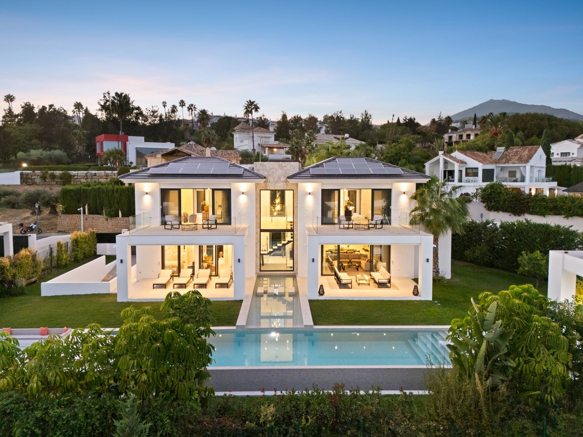 Se vende Villa - Chalet de 6 dormitorios en Costa Del Sol, Málaga, España