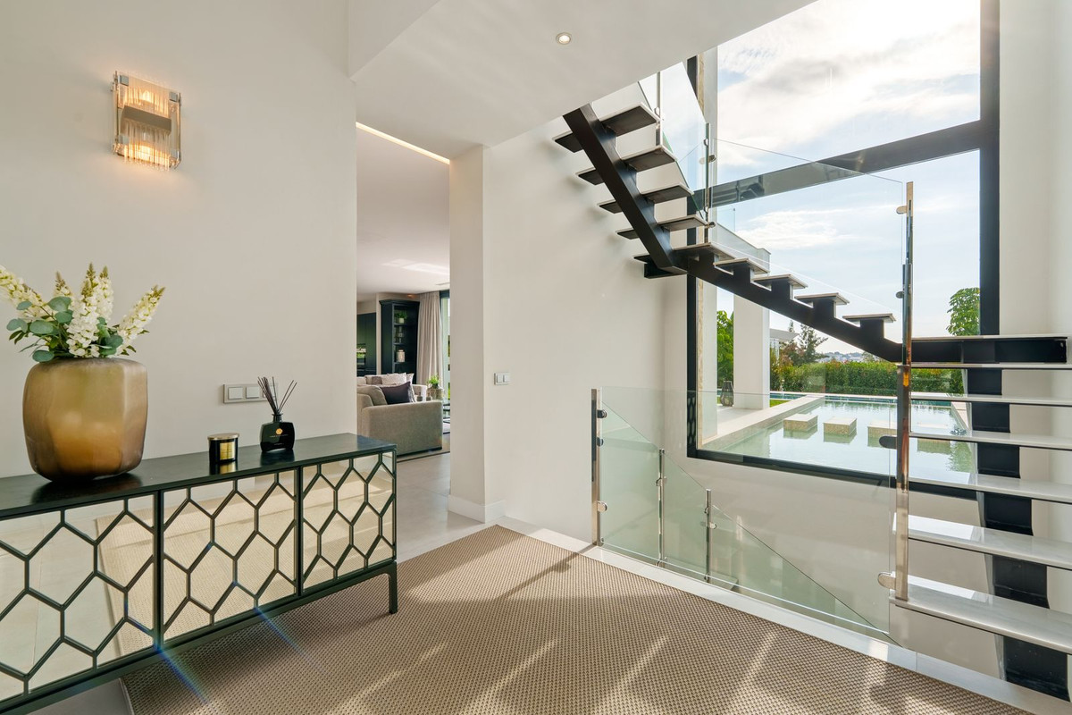 Se vende Villa - Chalet de 6 dormitorios en Costa Del Sol, Málaga, España