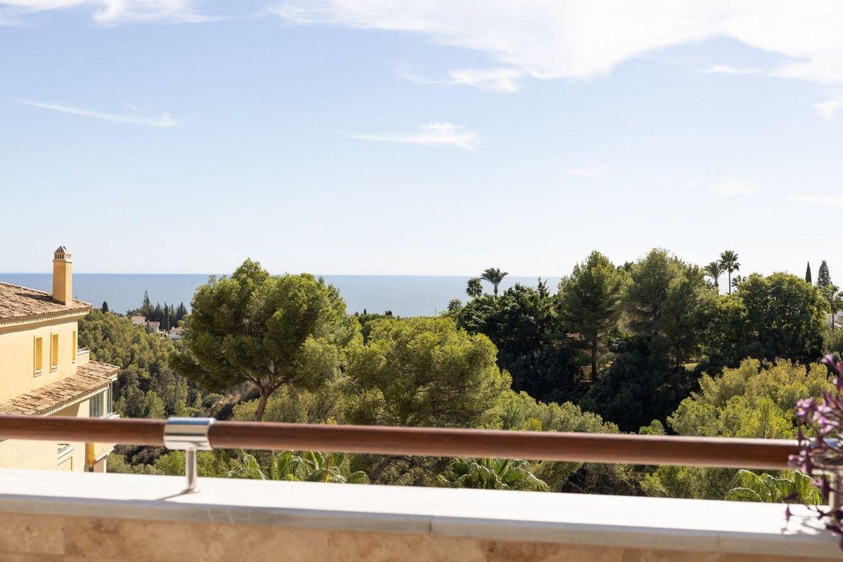 2 Bed Apartment for sale in Marbella Costa Del Sol, Málaga, Spain