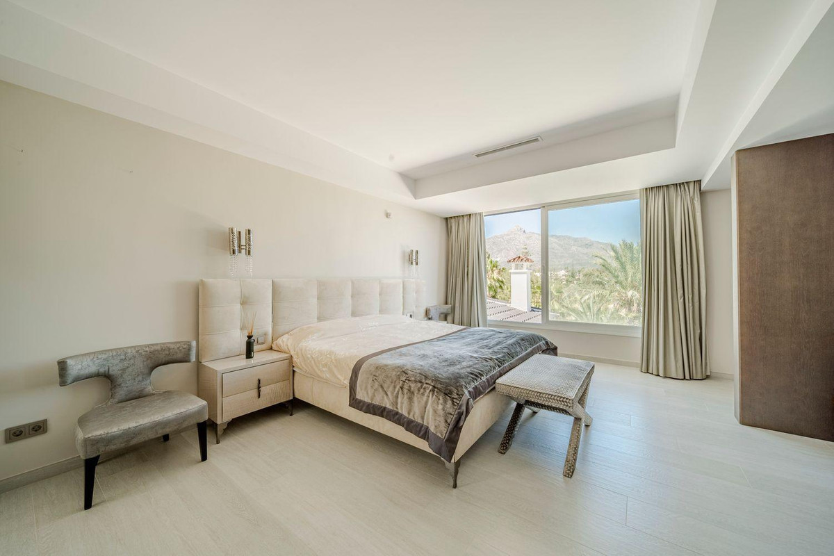 Se vende Villa - Chalet de 7 dormitorios en Costa Del Sol, Málaga, España