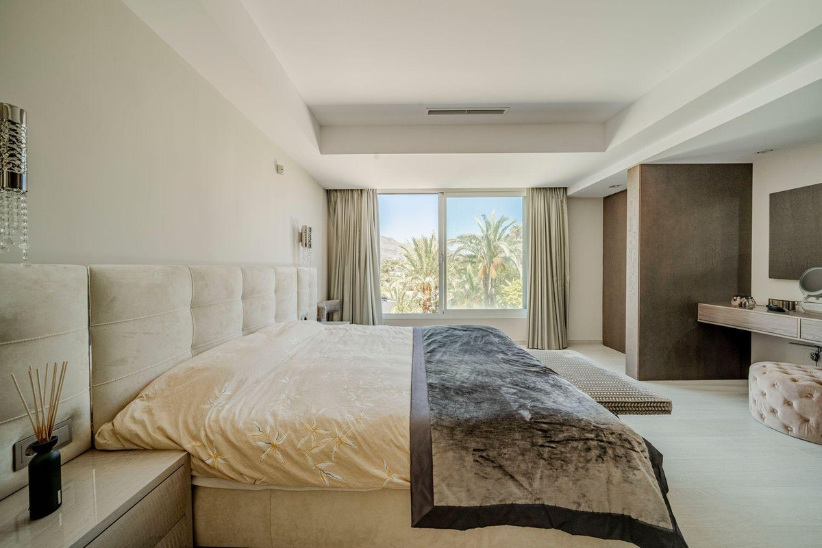 Se vende Villa - Chalet de 7 dormitorios en Costa Del Sol, Málaga, España
