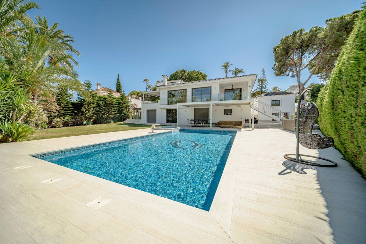 Se vende Villa - Chalet de 7 dormitorios en Costa Del Sol, Málaga, España