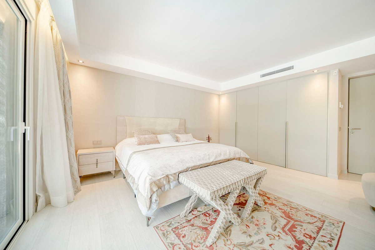 Se vende Villa - Chalet de 7 dormitorios en Costa Del Sol, Málaga, España