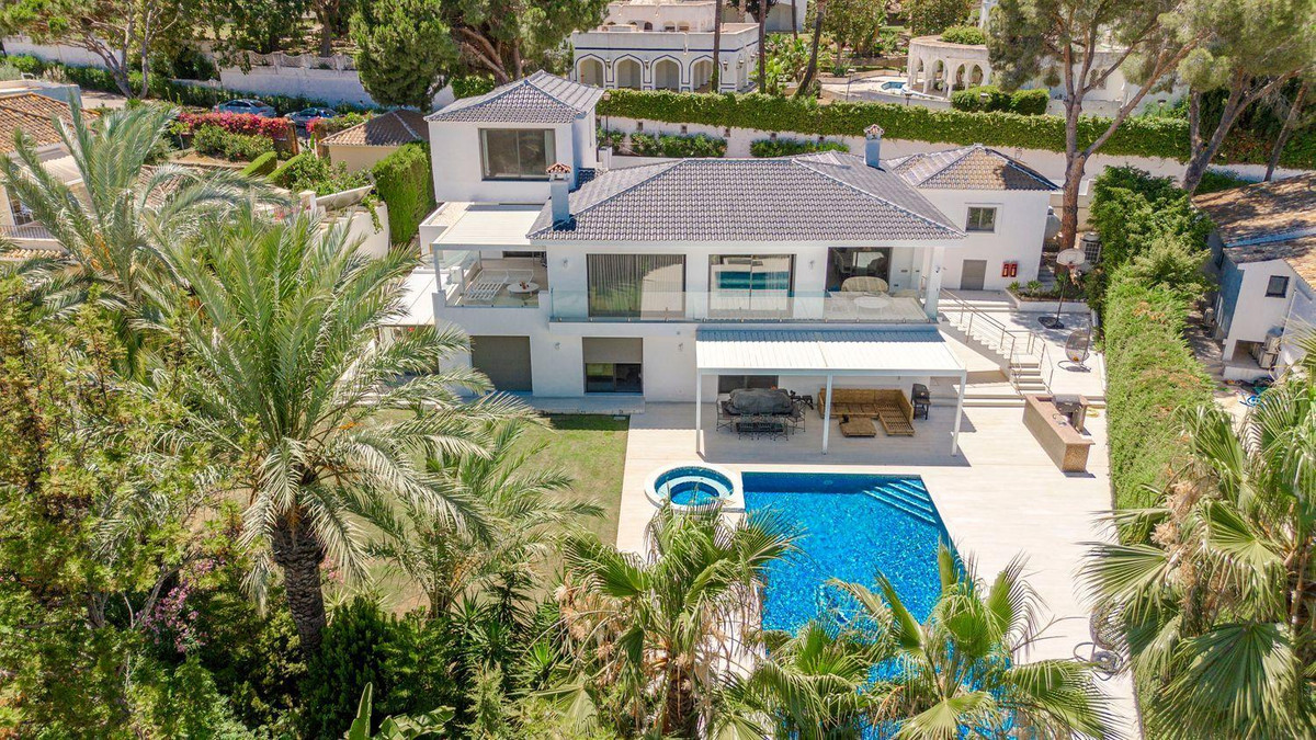 Se vende Villa - Chalet de 7 dormitorios en Costa Del Sol, Málaga, España