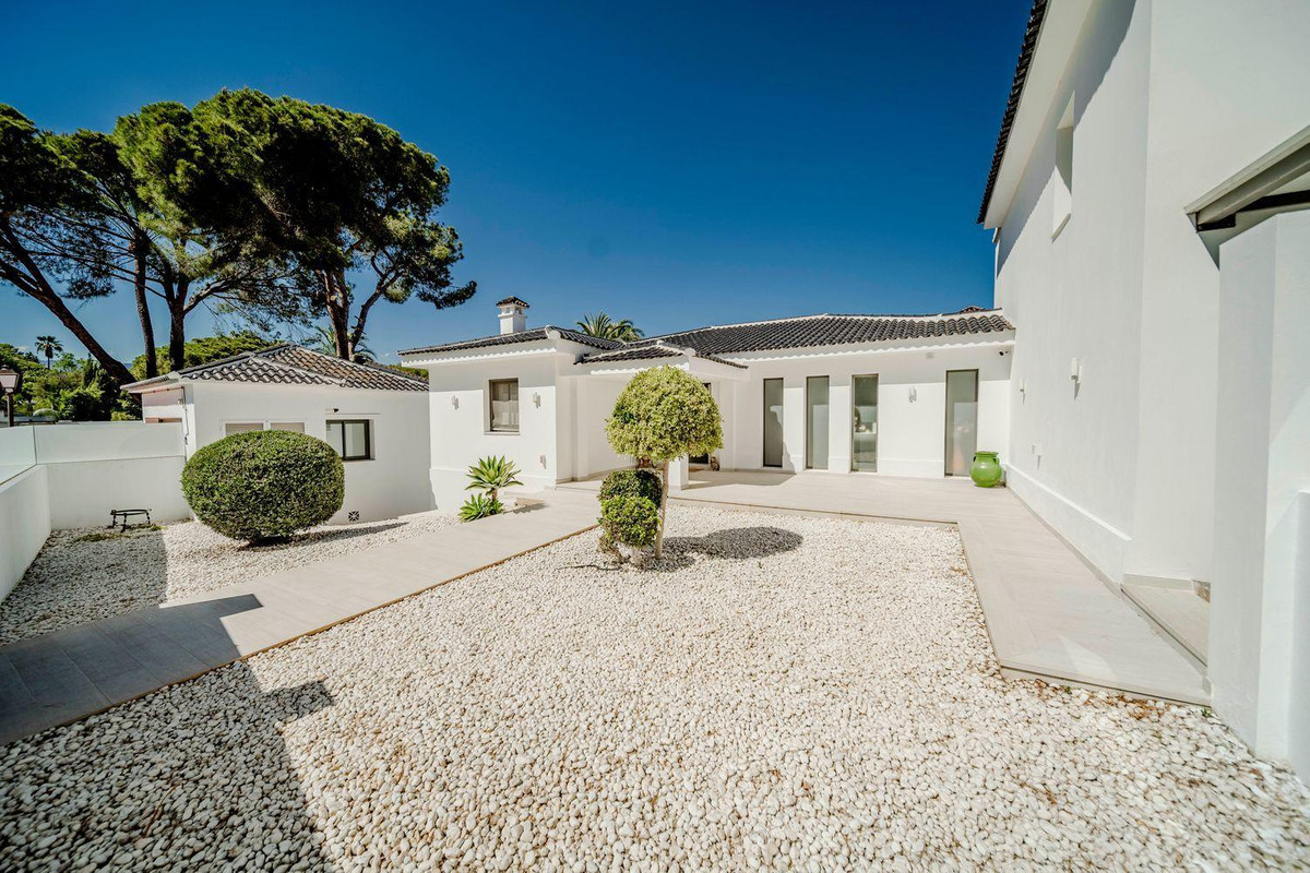 Se vende Villa - Chalet de 7 dormitorios en Costa Del Sol, Málaga, España