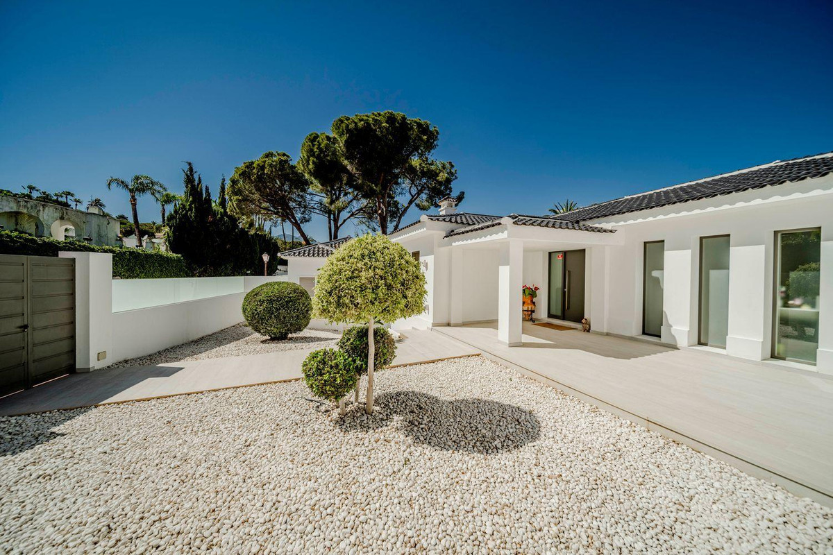 Se vende Villa - Chalet de 7 dormitorios en Costa Del Sol, Málaga, España