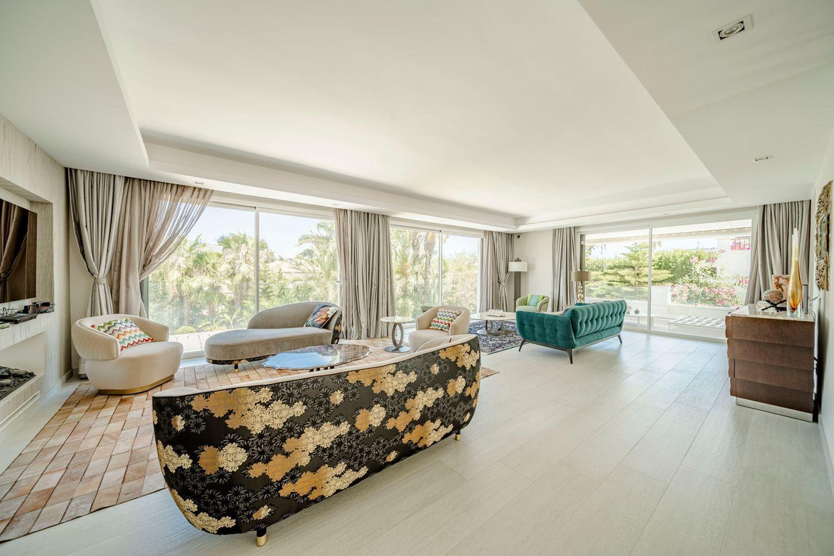 Se vende Villa - Chalet de 7 dormitorios en Costa Del Sol, Málaga, España