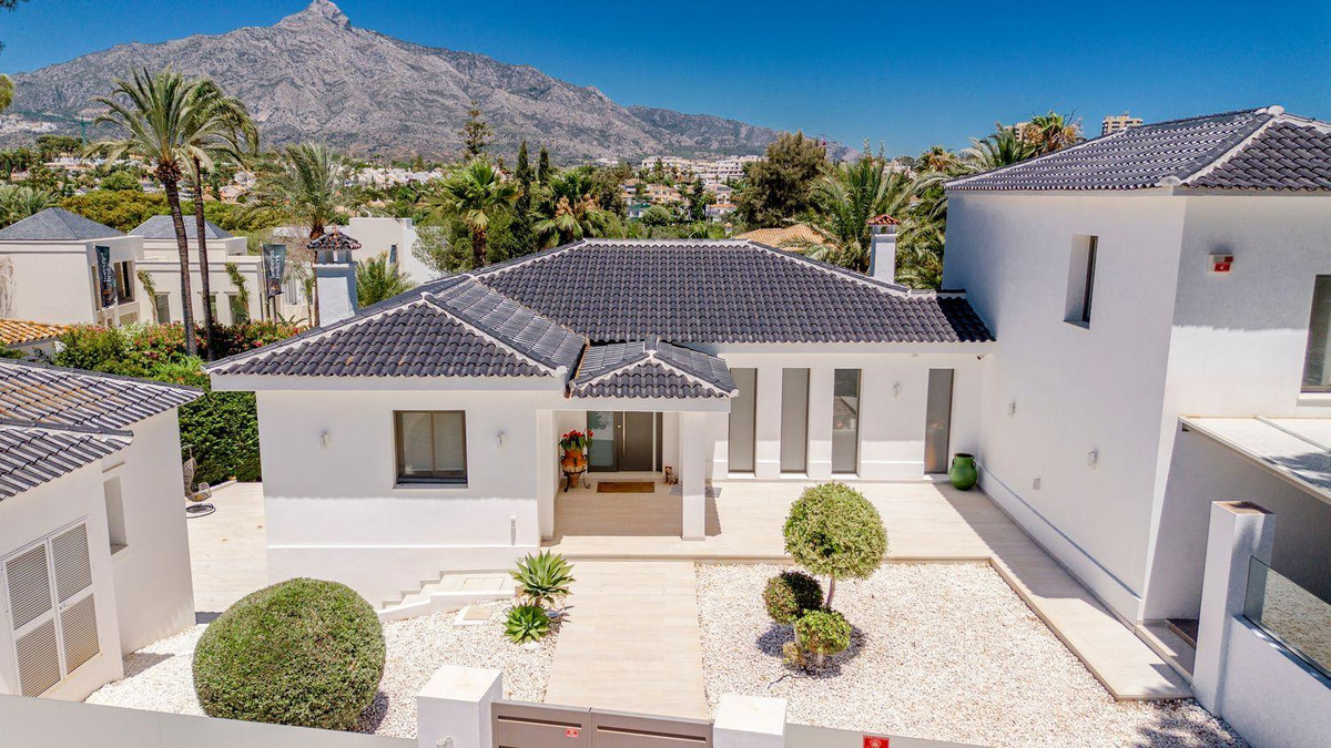Se vende Villa - Chalet de 7 dormitorios en Costa Del Sol, Málaga, España