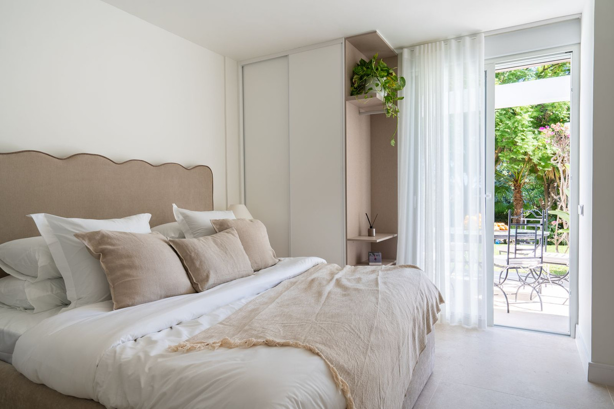 3 Bed Apartment for sale in La Quinta Costa Del Sol, Málaga, Spain