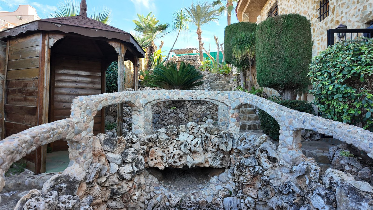 6 Bed Townhouse for sale in Los Balcones Costa Blanca, Alicante, Spain