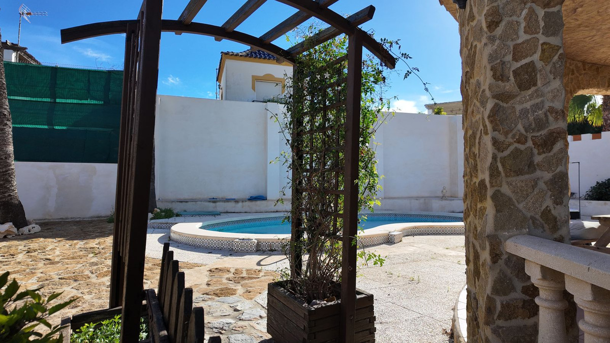 6 Bed Townhouse for sale in Los Balcones Costa Blanca, Alicante, Spain