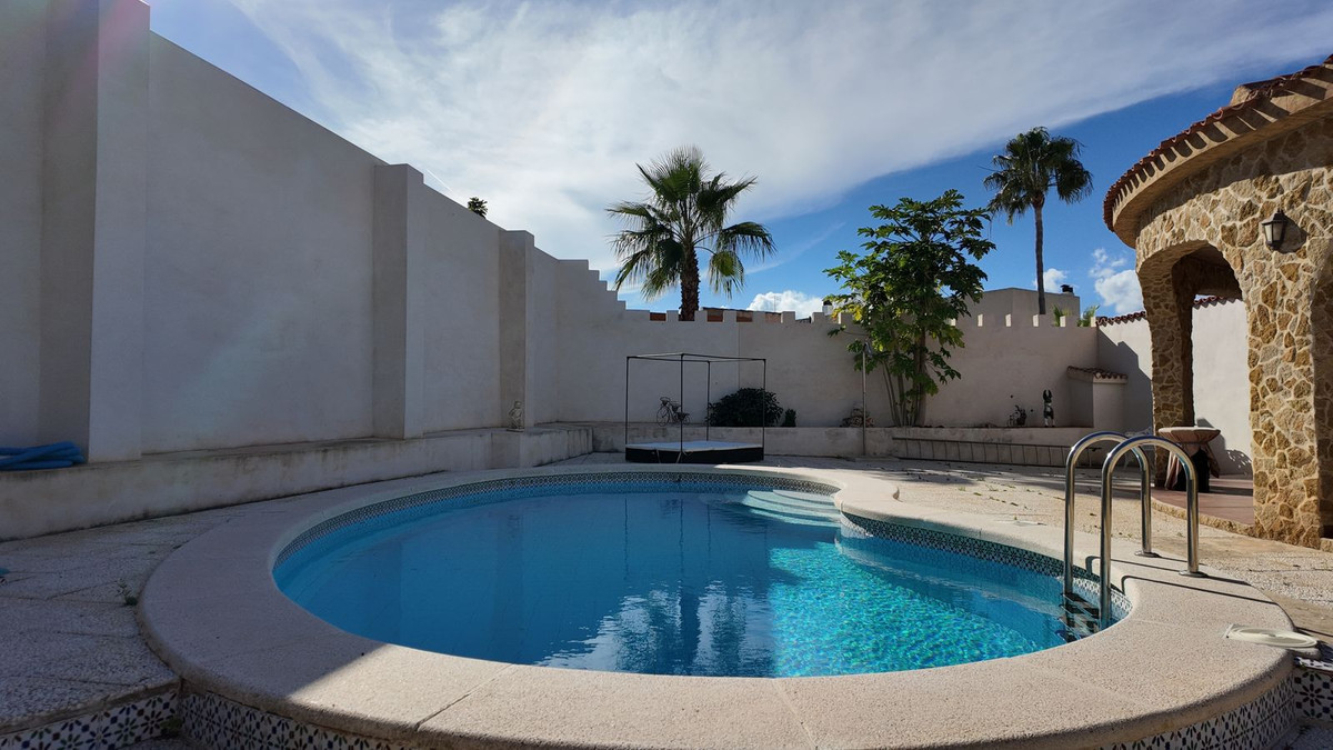 6 Bed Townhouse for sale in Los Balcones Costa Blanca, Alicante, Spain