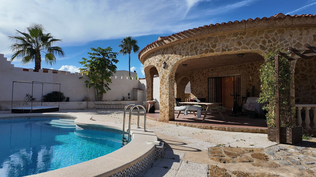 6 Bed Townhouse for sale in Los Balcones Costa Blanca, Alicante, Spain