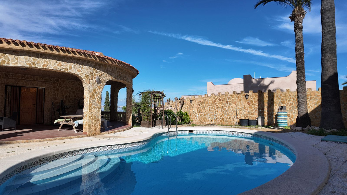 6 Bed Townhouse for sale in Los Balcones Costa Blanca, Alicante, Spain