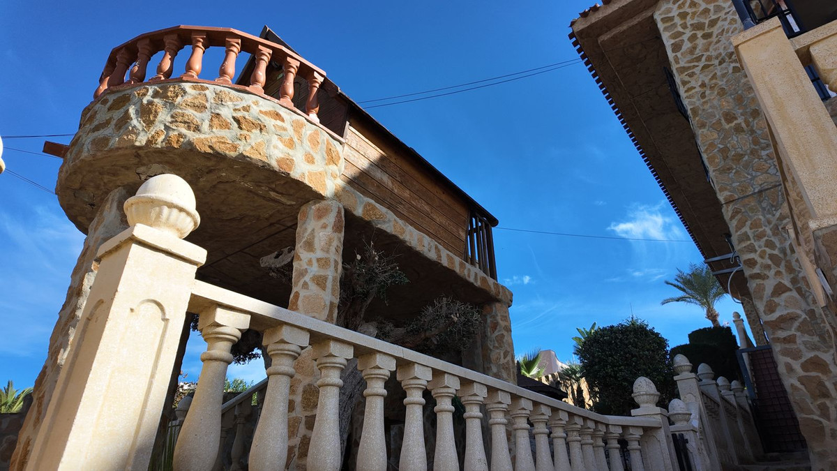 6 Bed Townhouse for sale in Los Balcones Costa Blanca, Alicante, Spain