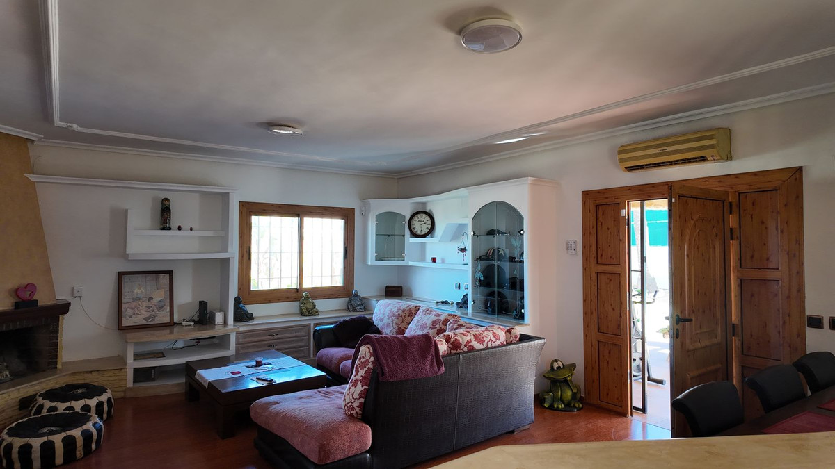 6 Bed Townhouse for sale in Los Balcones Costa Blanca, Alicante, Spain