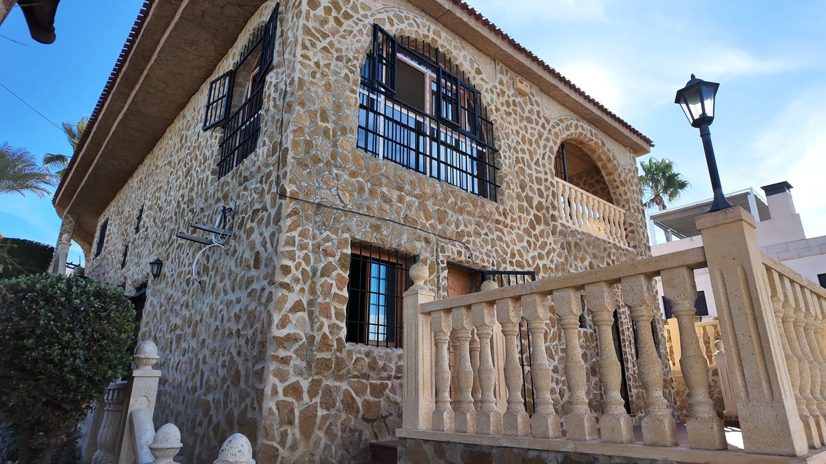 6 Bed Townhouse for sale in Los Balcones Costa Blanca, Alicante, Spain