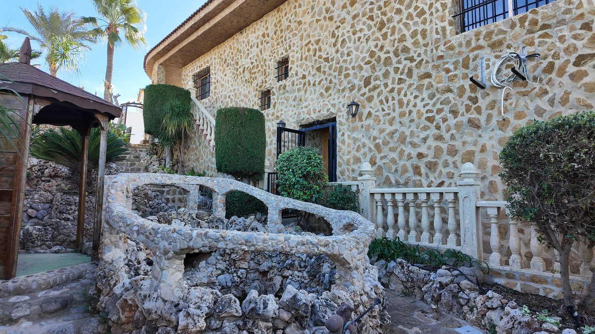 6 Bed Townhouse for sale in Los Balcones Costa Blanca, Alicante, Spain