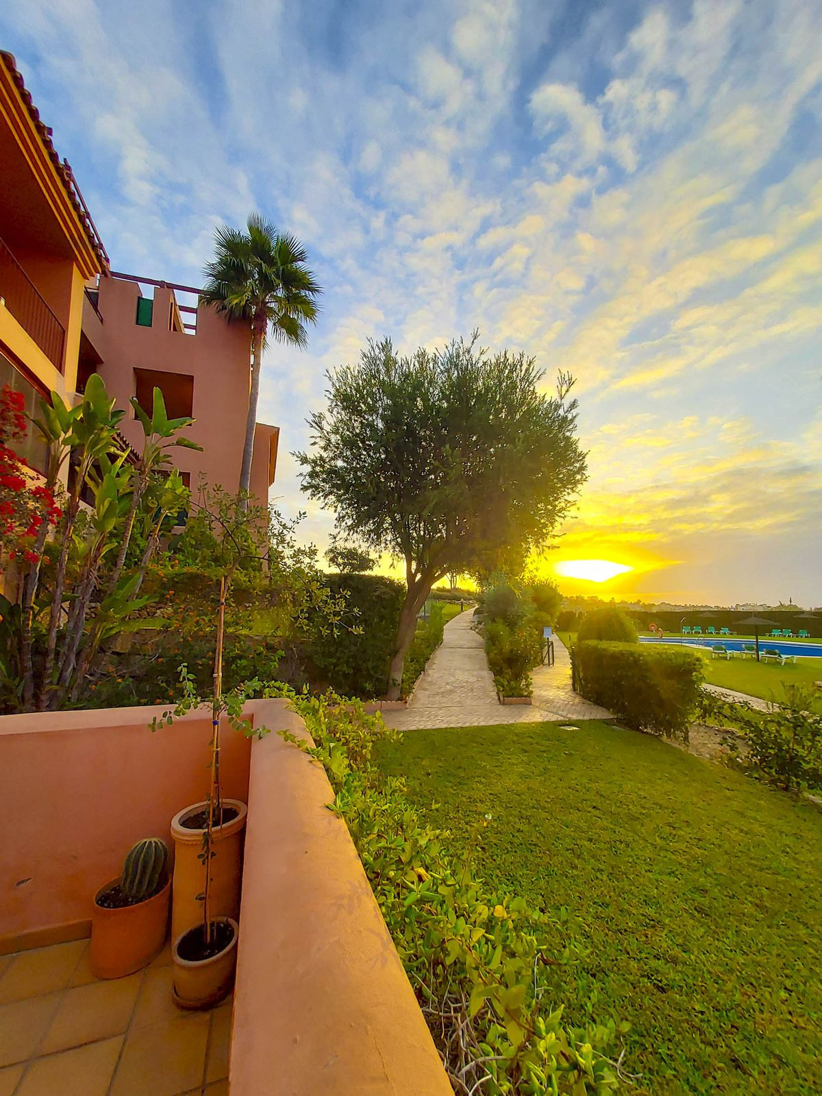 2 Bed Apartment for sale in La Duquesa Costa Del Sol, Málaga, Spain