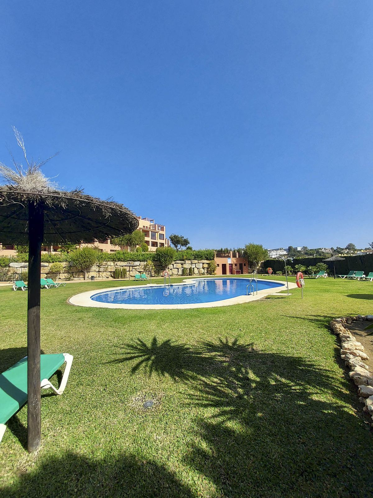 2 Bed Apartment for sale in La Duquesa Costa Del Sol, Málaga, Spain