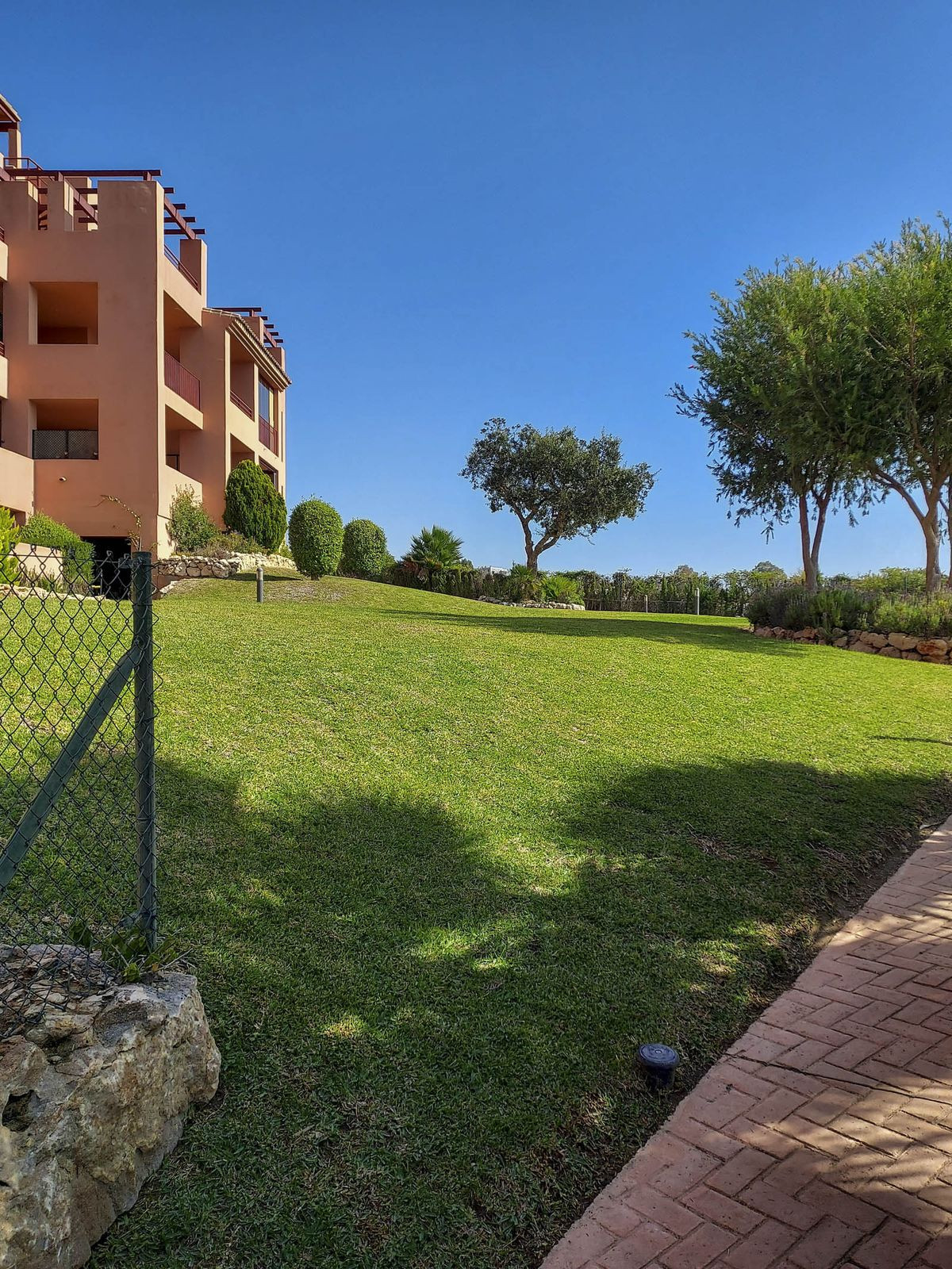 2 Bed Apartment for sale in La Duquesa Costa Del Sol, Málaga, Spain