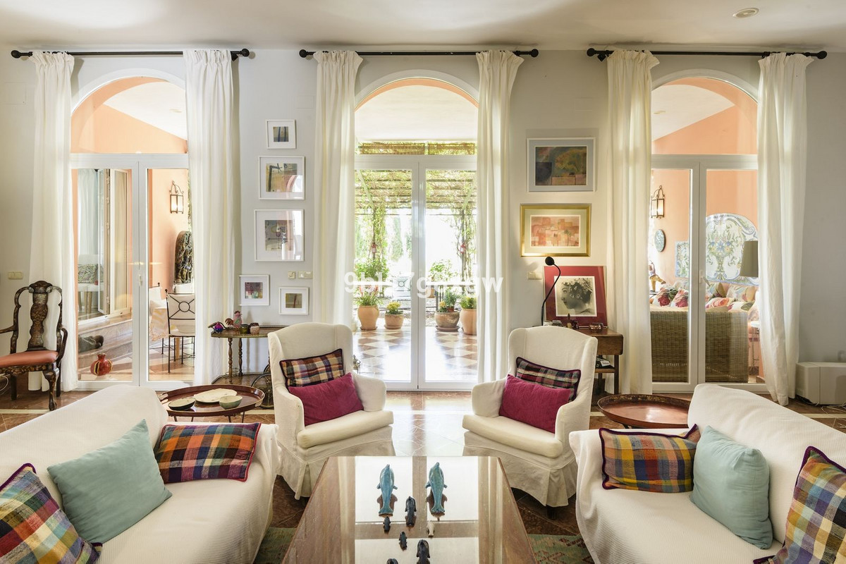 9 Bed Townhouse for sale in Gaucín Costa Del Sol, Málaga, Spain