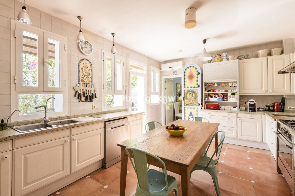 9 Bed Townhouse for sale in Gaucín Costa Del Sol, Málaga, Spain