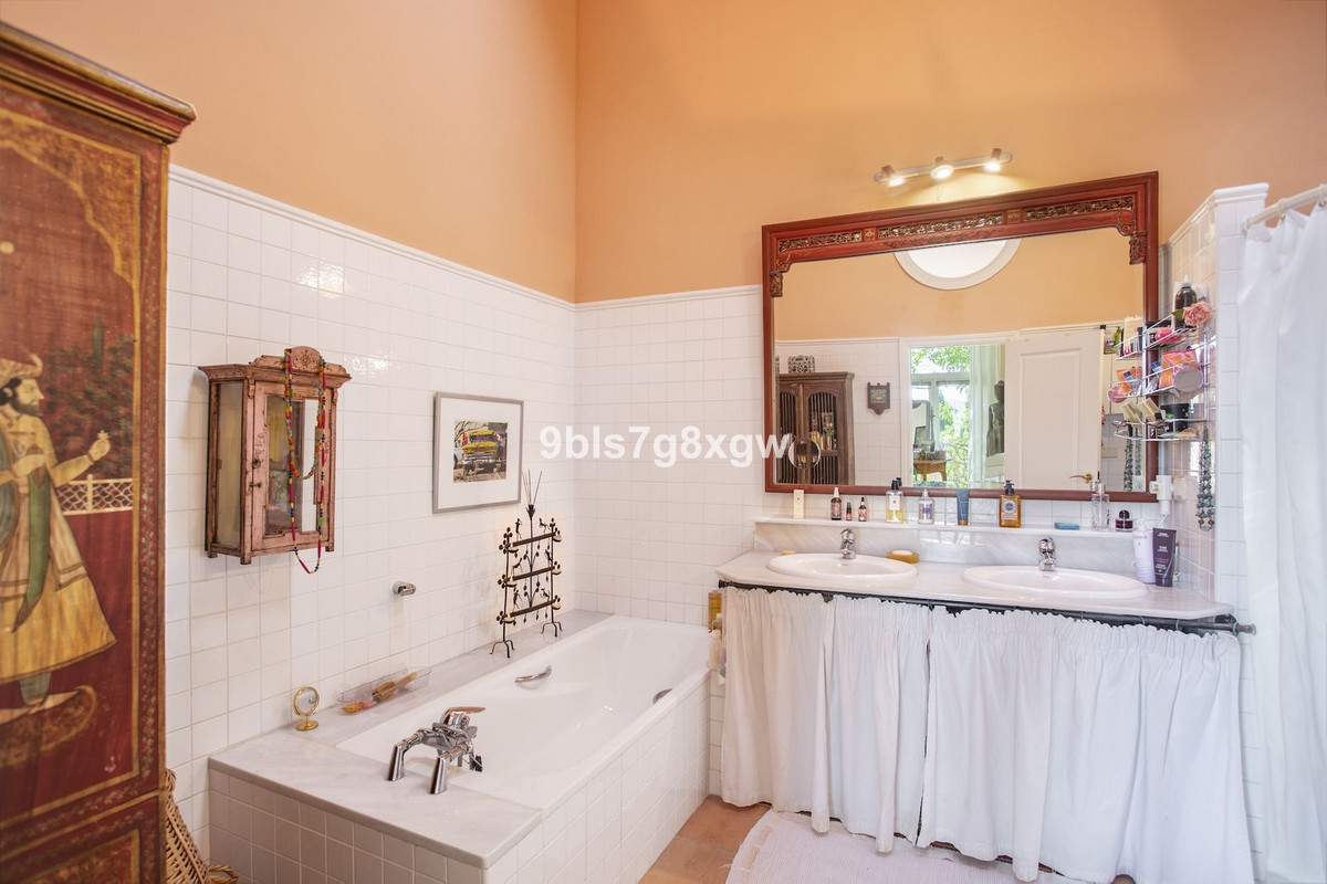 9 Bed Townhouse for sale in Gaucín Costa Del Sol, Málaga, Spain