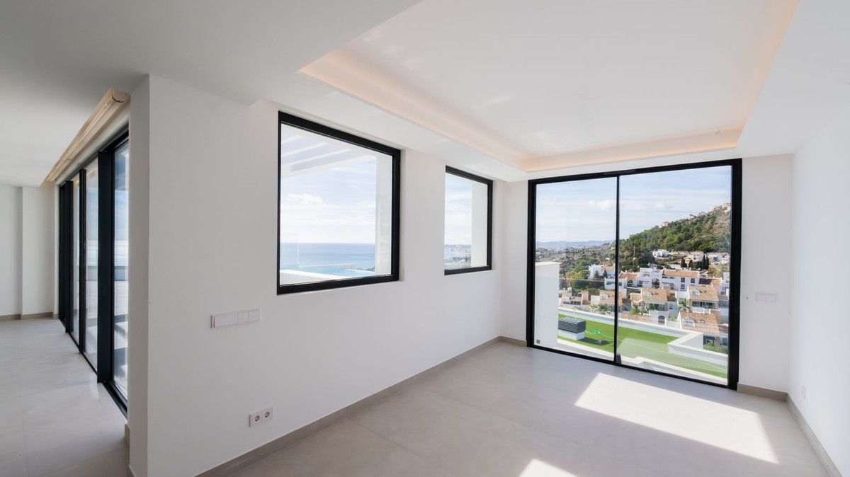 Se vende Villa - Chalet de 4 dormitorios en Costa Del Sol, Málaga, España