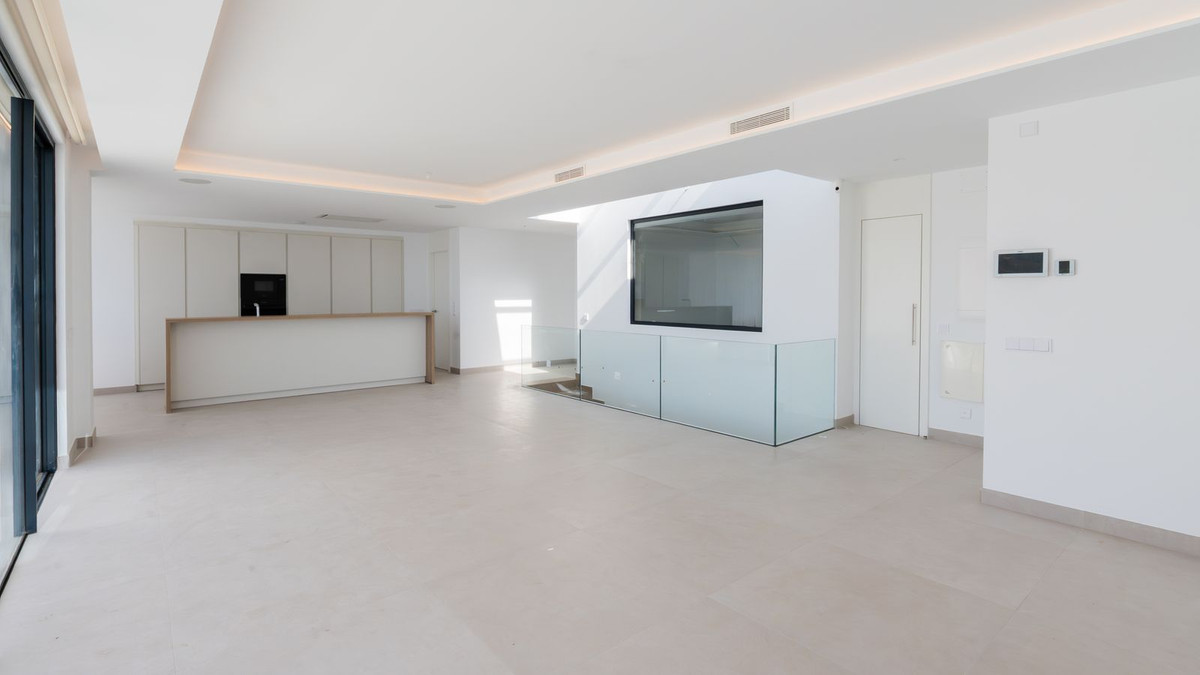 Se vende Villa - Chalet de 4 dormitorios en Costa Del Sol, Málaga, España