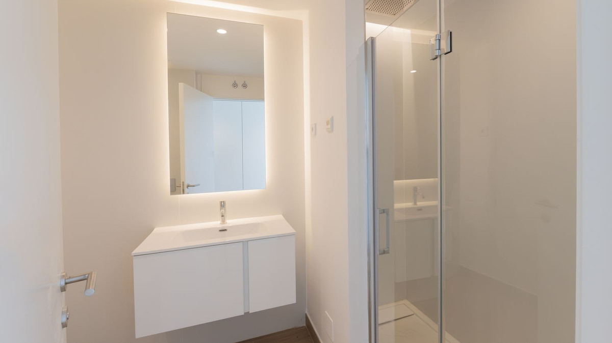 Se vende Villa - Chalet de 4 dormitorios en Costa Del Sol, Málaga, España
