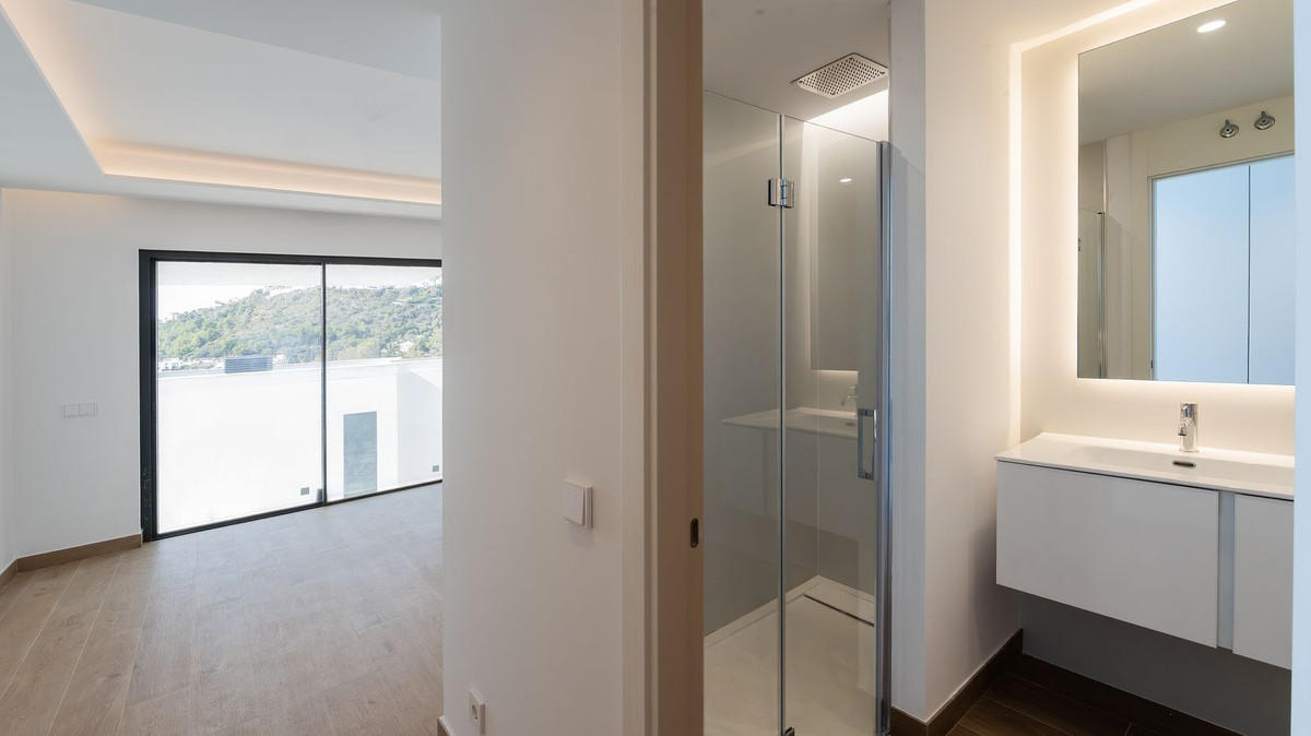 Se vende Villa - Chalet de 4 dormitorios en Costa Del Sol, Málaga, España