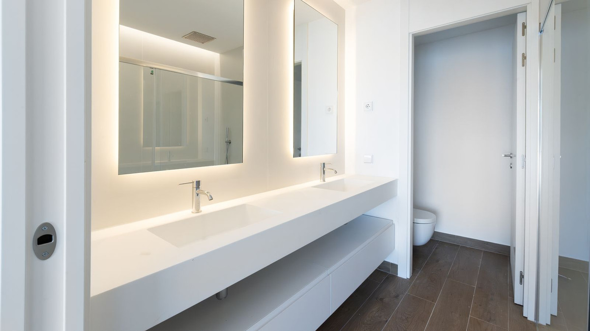 Se vende Villa - Chalet de 4 dormitorios en Costa Del Sol, Málaga, España