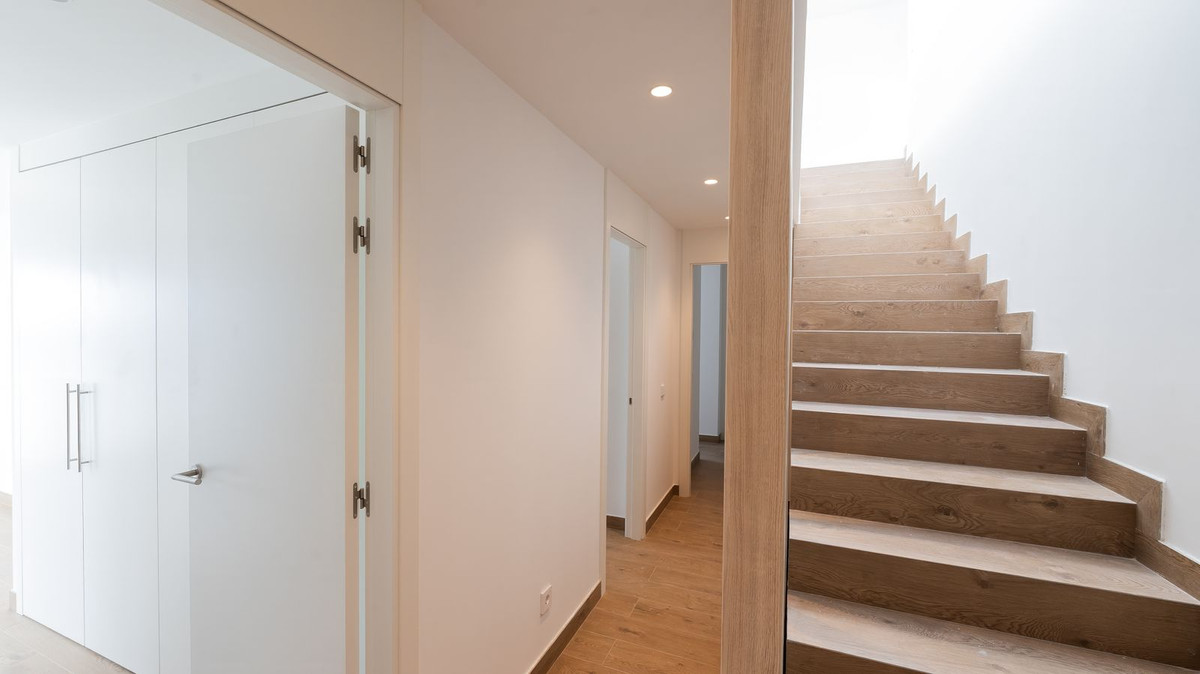 Se vende Villa - Chalet de 4 dormitorios en Costa Del Sol, Málaga, España