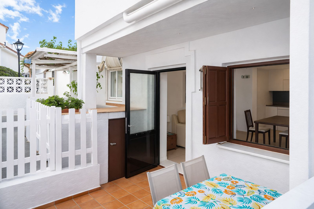 Se vende Adosada de 1 dormitorios en Costa Del Sol, Málaga, España