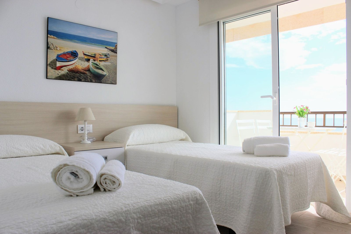 Se vende Apartamento Planta Media de 3 dormitorios en Costa Blanca, Alicante, España