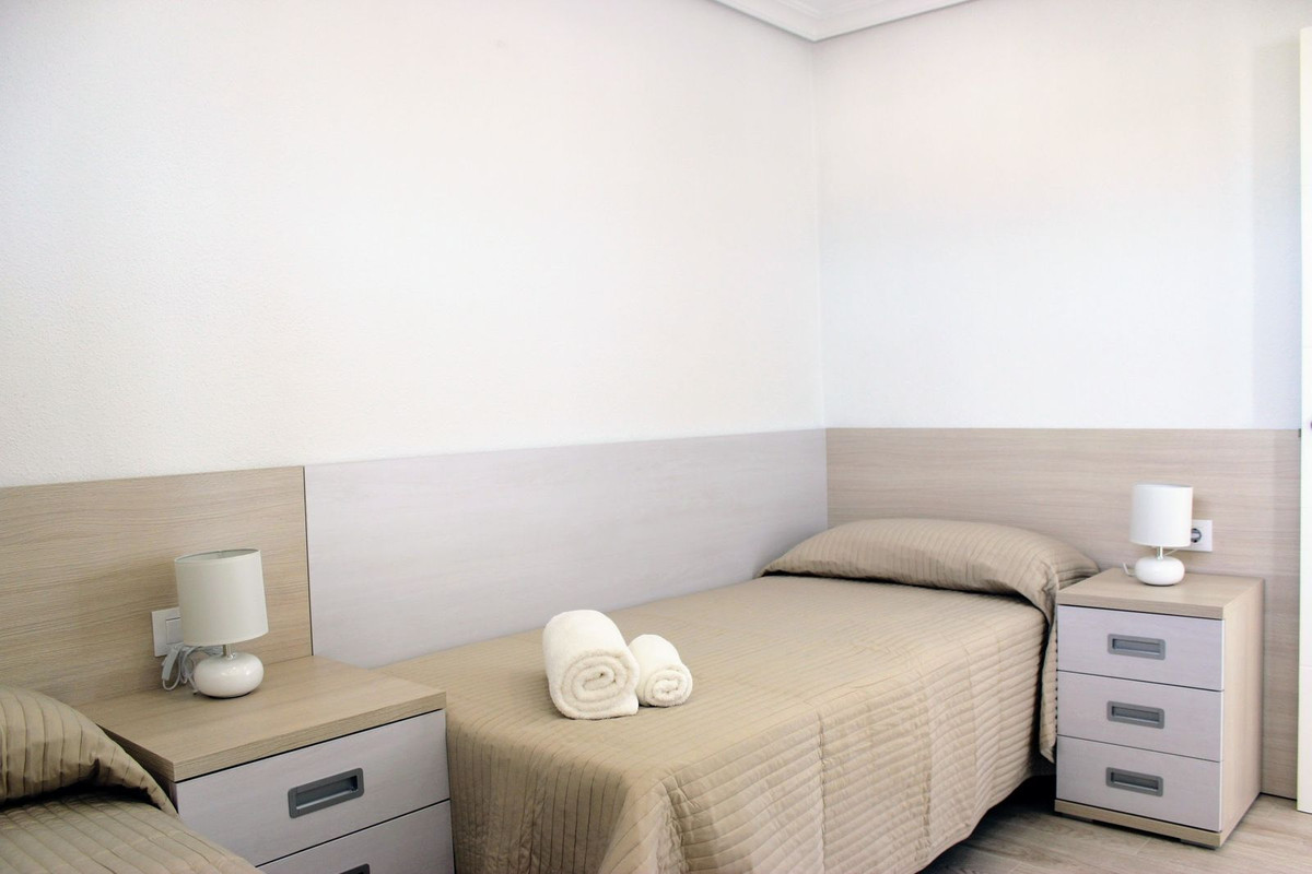 Se vende Apartamento Planta Media de 3 dormitorios en Costa Blanca, Alicante, España