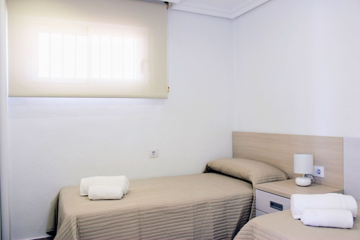 Se vende Apartamento Planta Media de 3 dormitorios en Costa Blanca, Alicante, España
